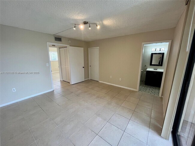 Building Photo - 8005 SW 107th Ave