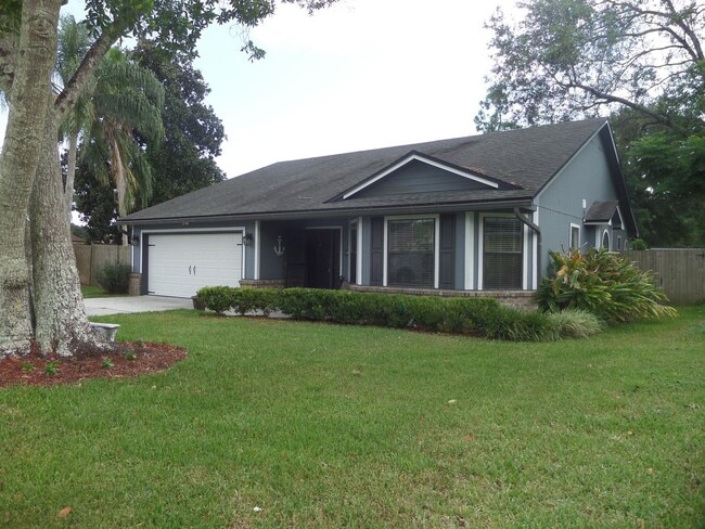 Building Photo - Beautiful 3 bedroom Home