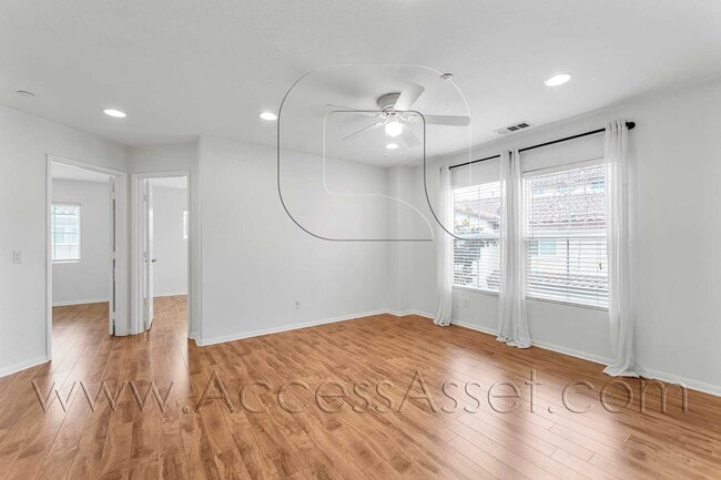 Building Photo - Spacious & Stylish 3 Bed/3.5 Bath Home In Temecula's Harveston Lake Community!