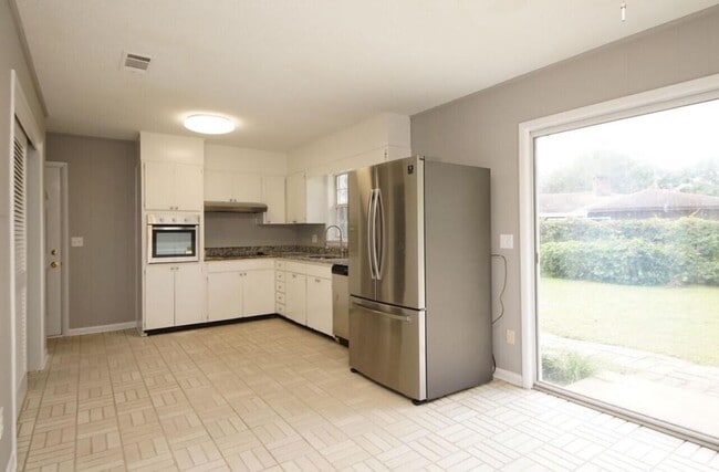 Building Photo - 315 Sudduth Cir NE