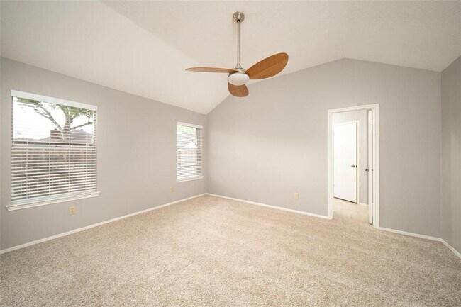 Building Photo - 2903 Avanti Dr