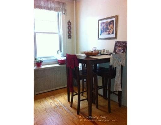 Building Photo - 52 Strathmore Rd