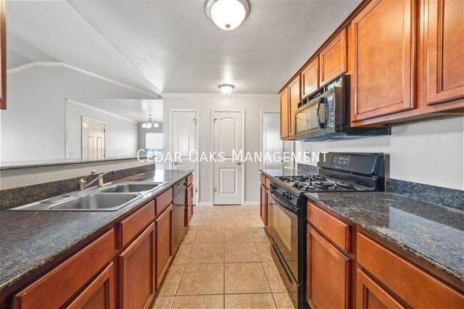 Building Photo - 1308 S C Ct