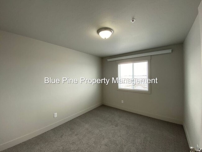 Building Photo - 6255 N Freedom Rd