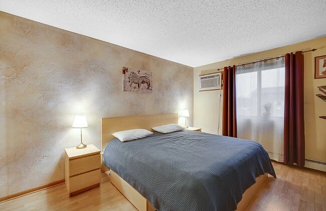 Building Photo - 4 Echo Ct