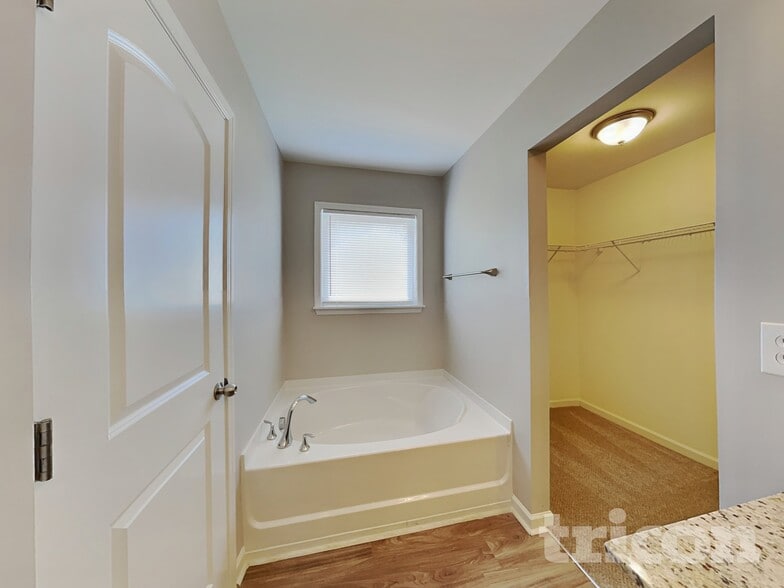 Building Photo - 192 Altondale Dr