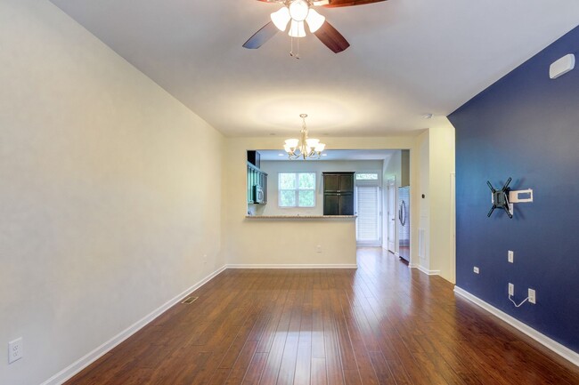 Building Photo - Townhome minutes from Lenovo Center: Available September 10th