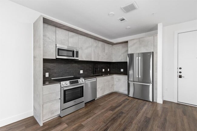 Building Photo - 4315 S Congress Ave