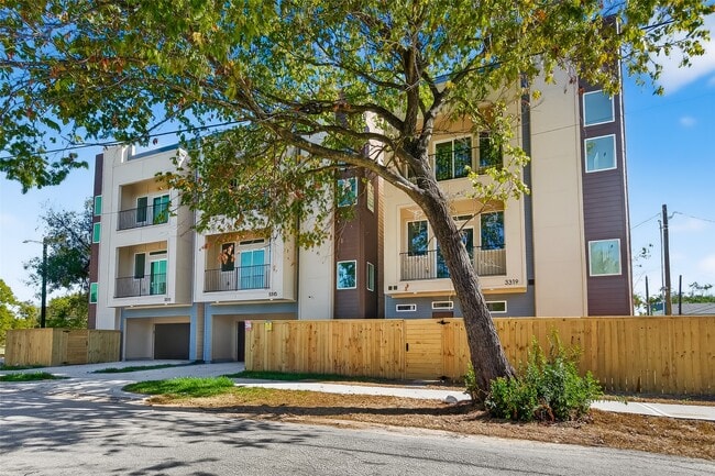 Building Photo - 3319 Nettleton St