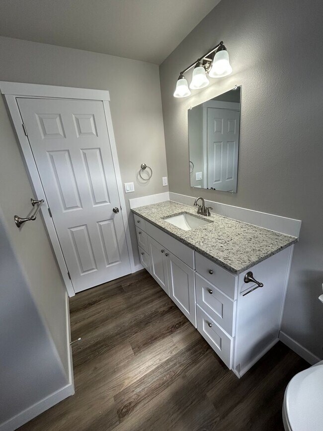 Building Photo - Beautifully Furnished Brand New 5 Bedroom ...