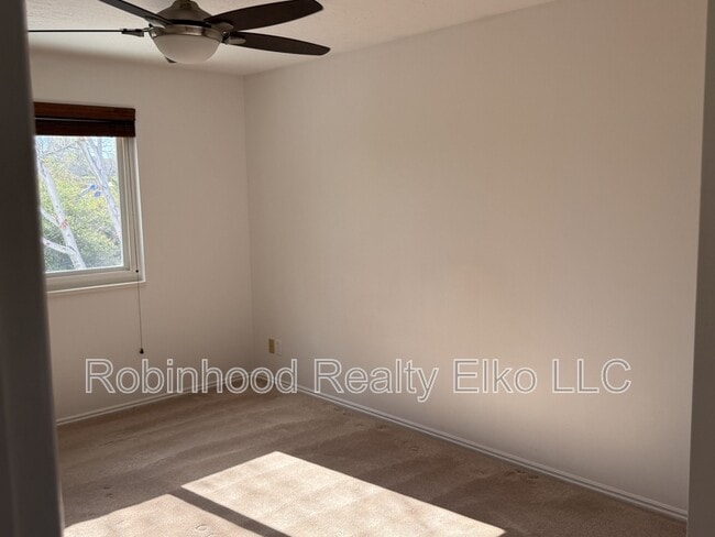 Building Photo - 2331 Virginia Way