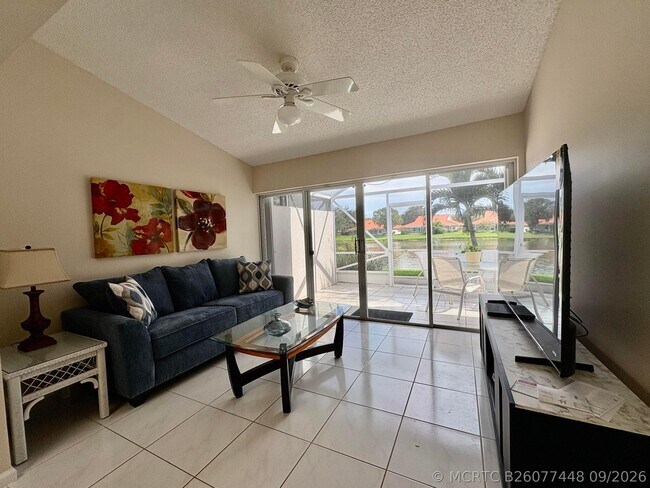 Building Photo - 7702 Majestic Palm Dr