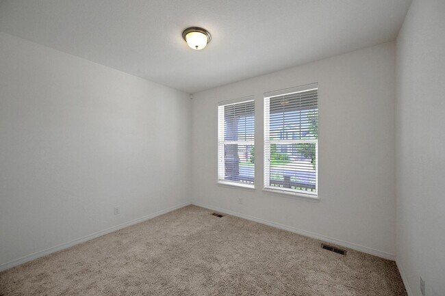 Building Photo - Modern 5BR House in Parker