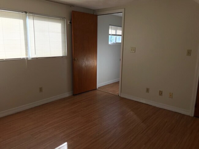 Building Photo - 144 Thorndike St