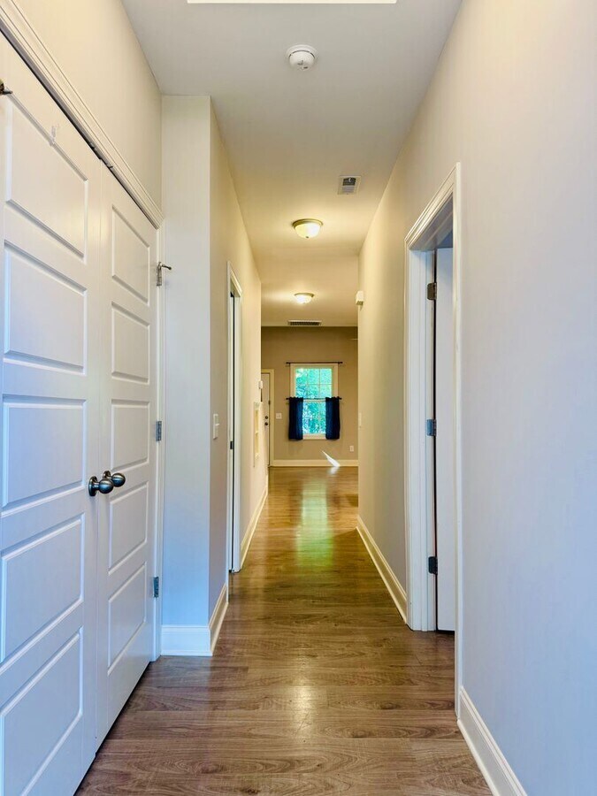 Building Photo - 1665 Quail Cir