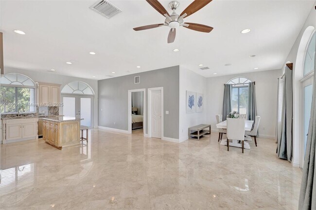 Building Photo - 4610 SW 178th Ave