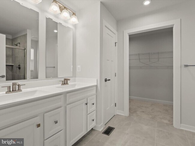 Building Photo - 4738 Naples Ave