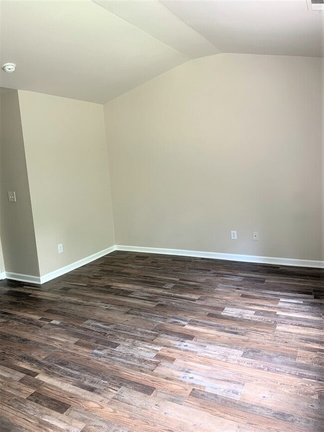 Building Photo - Beautiful town home in Summerville