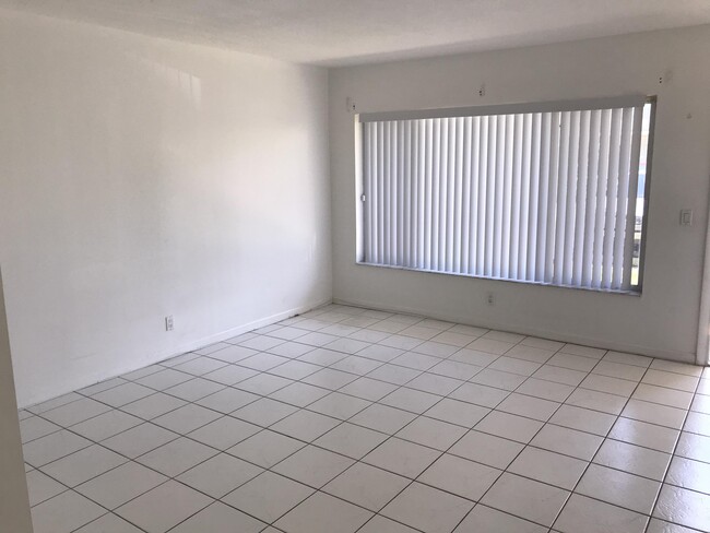 Building Photo - 2309 S Federal Hwy