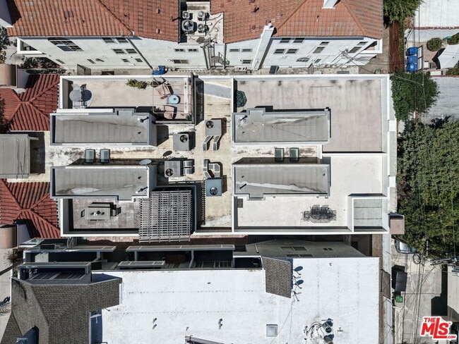Building Photo - 744 N Alfred St