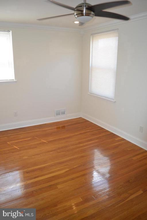 Building Photo - 425 Kennedy St NE