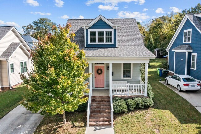Building Photo - Gorgeous 3 Bedroom Home in Downtown Raleig...