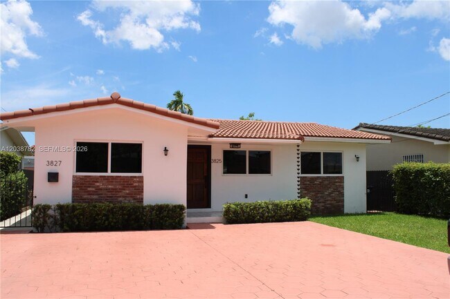 Building Photo - 3827 SW 88th Ct