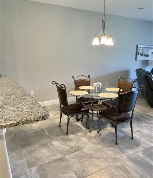 Building Photo - Addison Village Townhome!!!