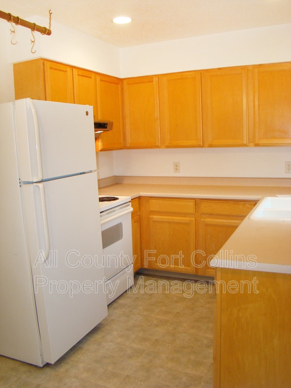 Building Photo - 817 E Laurel St