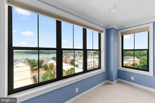 Building Photo - 485 Harbor Side St