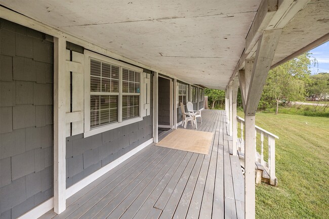 Building Photo - 16766 Lake Cir