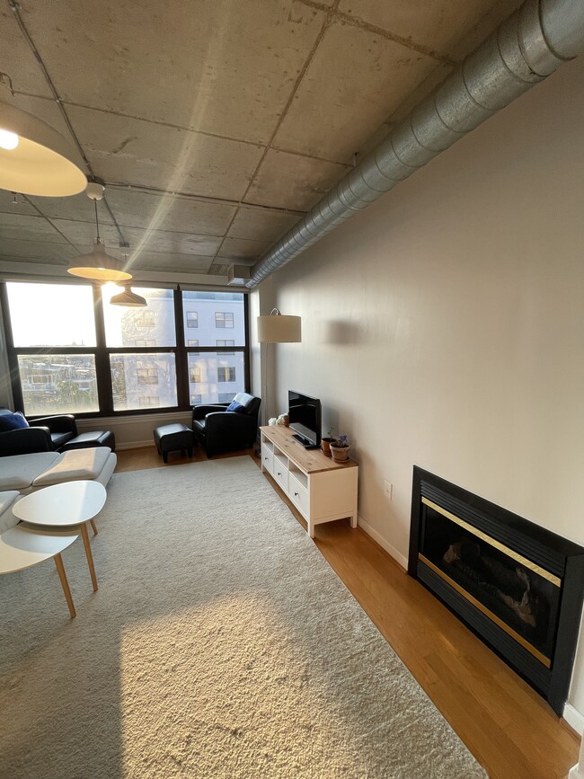 Building Photo - 2750 14th St NW