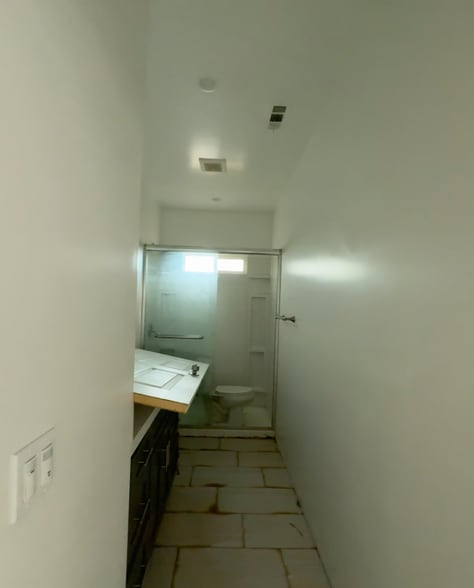 Building Photo - 127 E 11th St