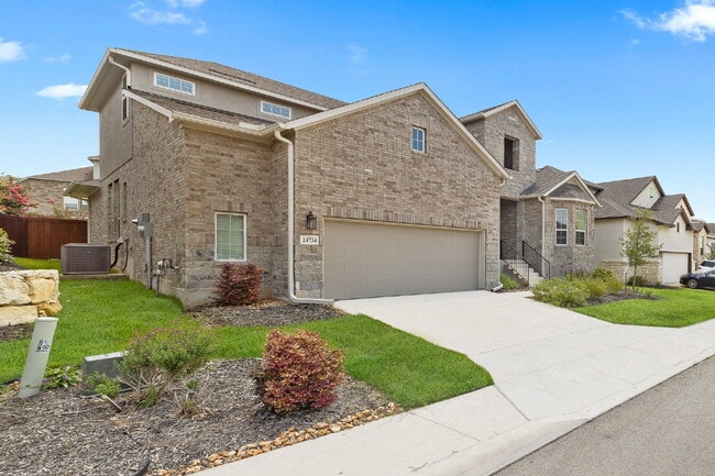 Building Photo - 24734 Resort Pkwy