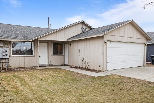 Building Photo - 905 E Ball Ct