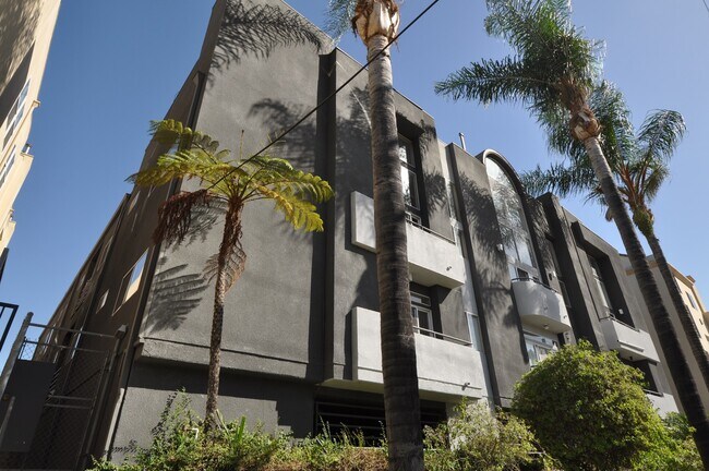Primary Photo - 11315 Moorpark St