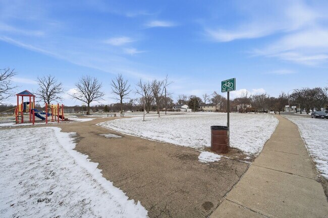 Building Photo - 7214 Farmstead Ln