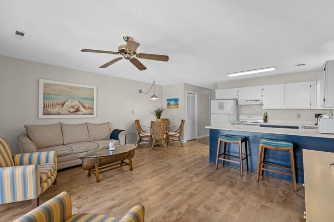 Building Photo - ***Seasonal rental with all utilities avai...