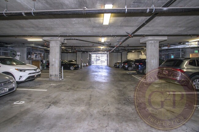 Building Photo - SoMa - 1 BR, 1 BA Condo 569 Sq. Ft. - 3D V...