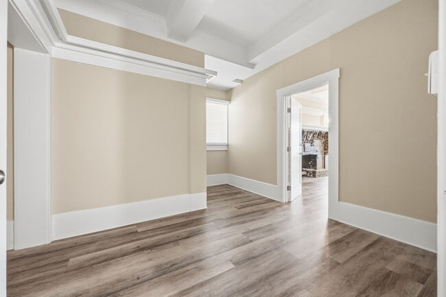 Building Photo - 2256B Van Ness Ave