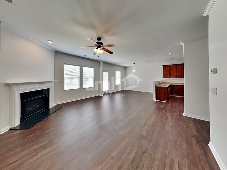 Building Photo - 9924 Paper Tree Rd