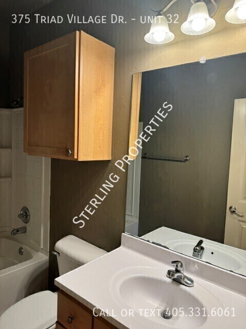 Building Photo - 375 Triad Village Dr