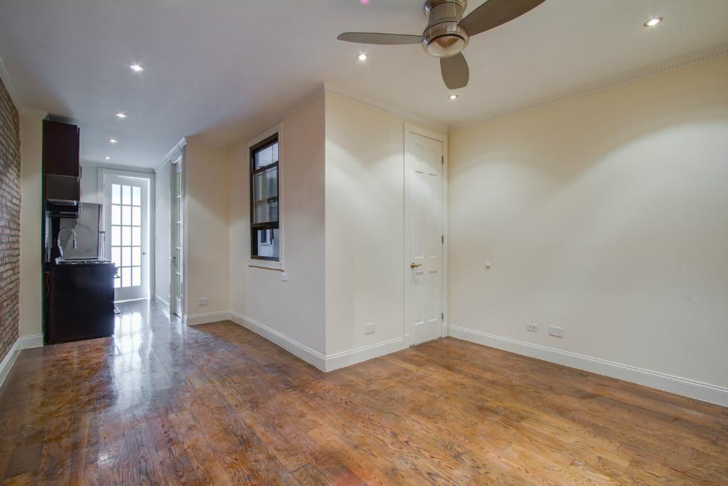 Building Photo - 70 W 128th St