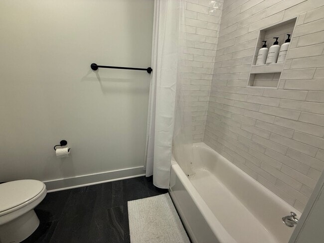 Building Photo - Northgate Townhome - Auburn