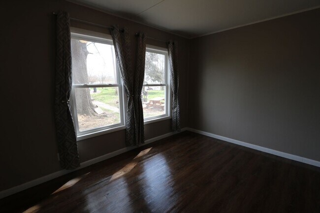 Building Photo - 2 Bedroom 1 Bath House