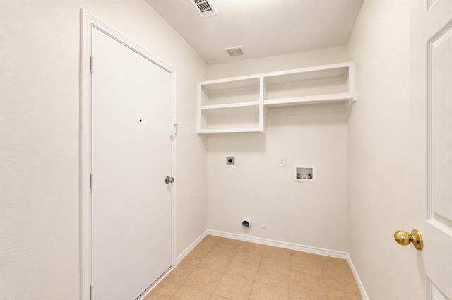 Building Photo - 10057 Wyndbrook Dr