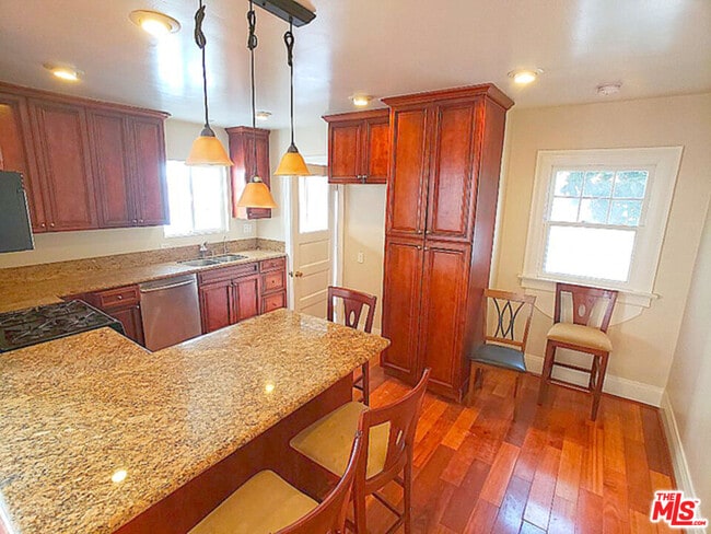 Building Photo - 205 N New Hampshire Ave