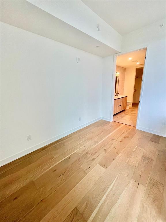 Building Photo - 84 East Ave