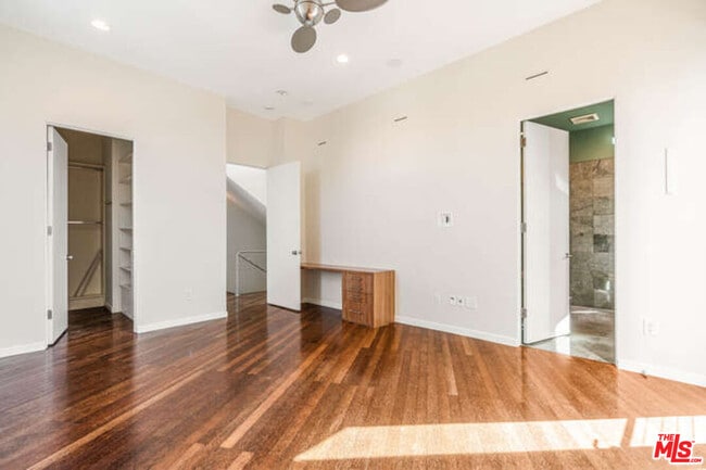 Building Photo - 2452 Penmar Ave