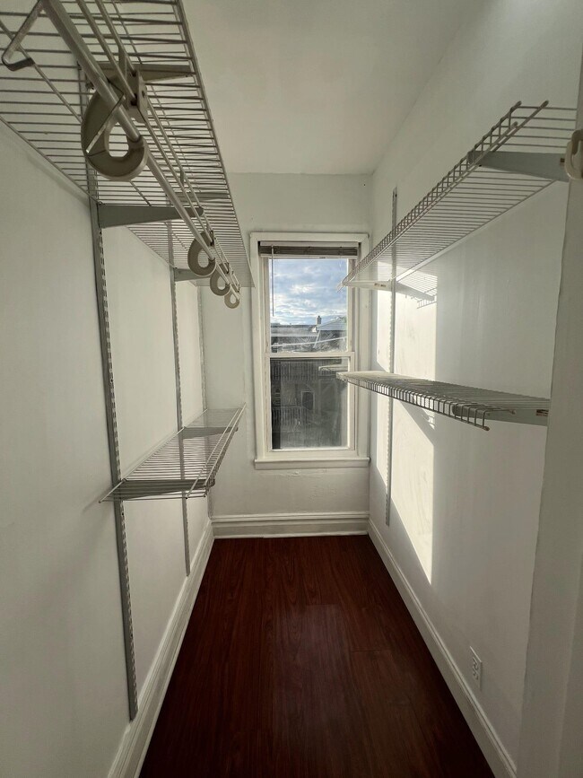 Building Photo - 123 Collard St
